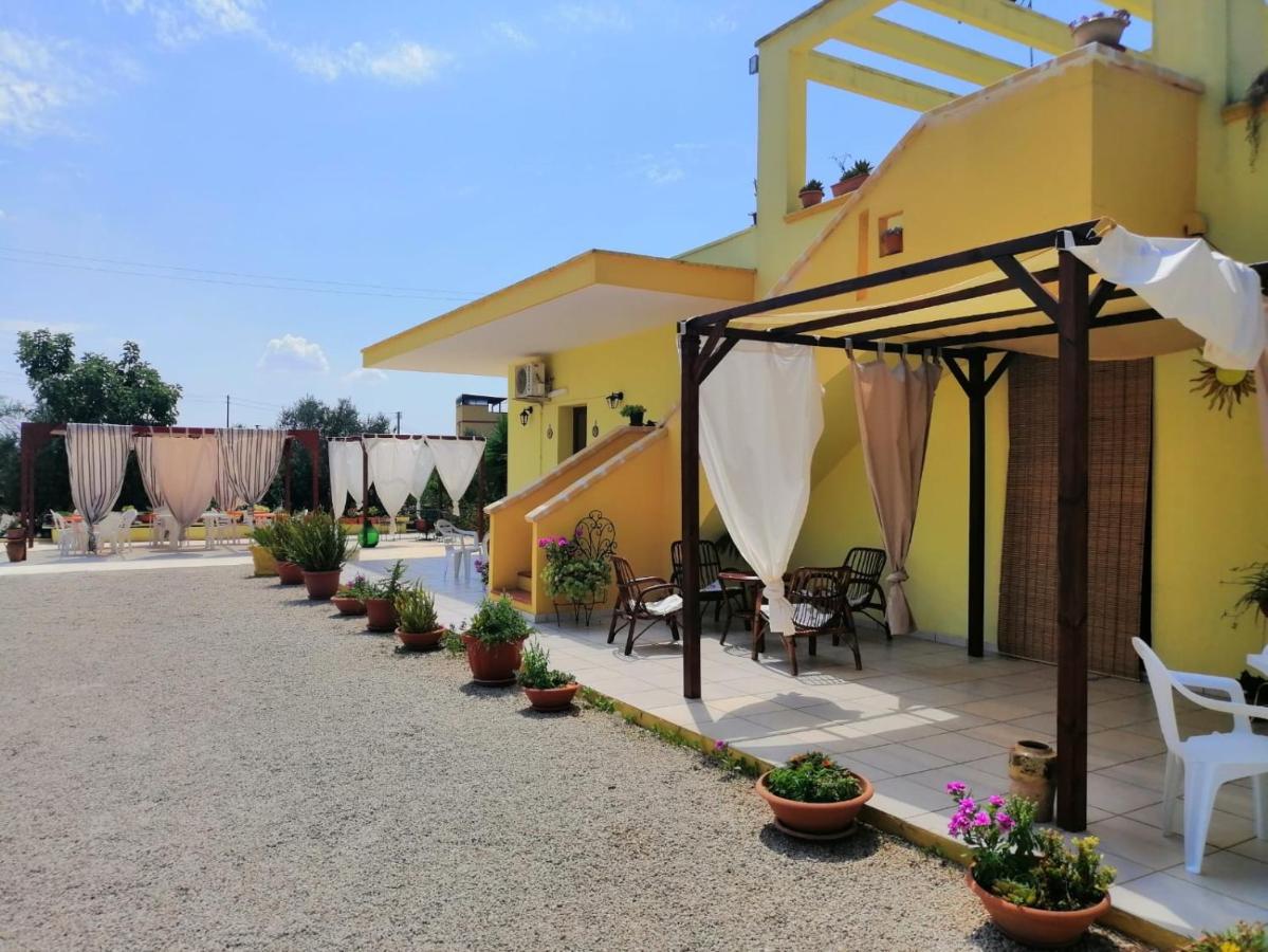 Bed and Breakfast TENUTA Li FRASULLI Tuglie Exterior foto